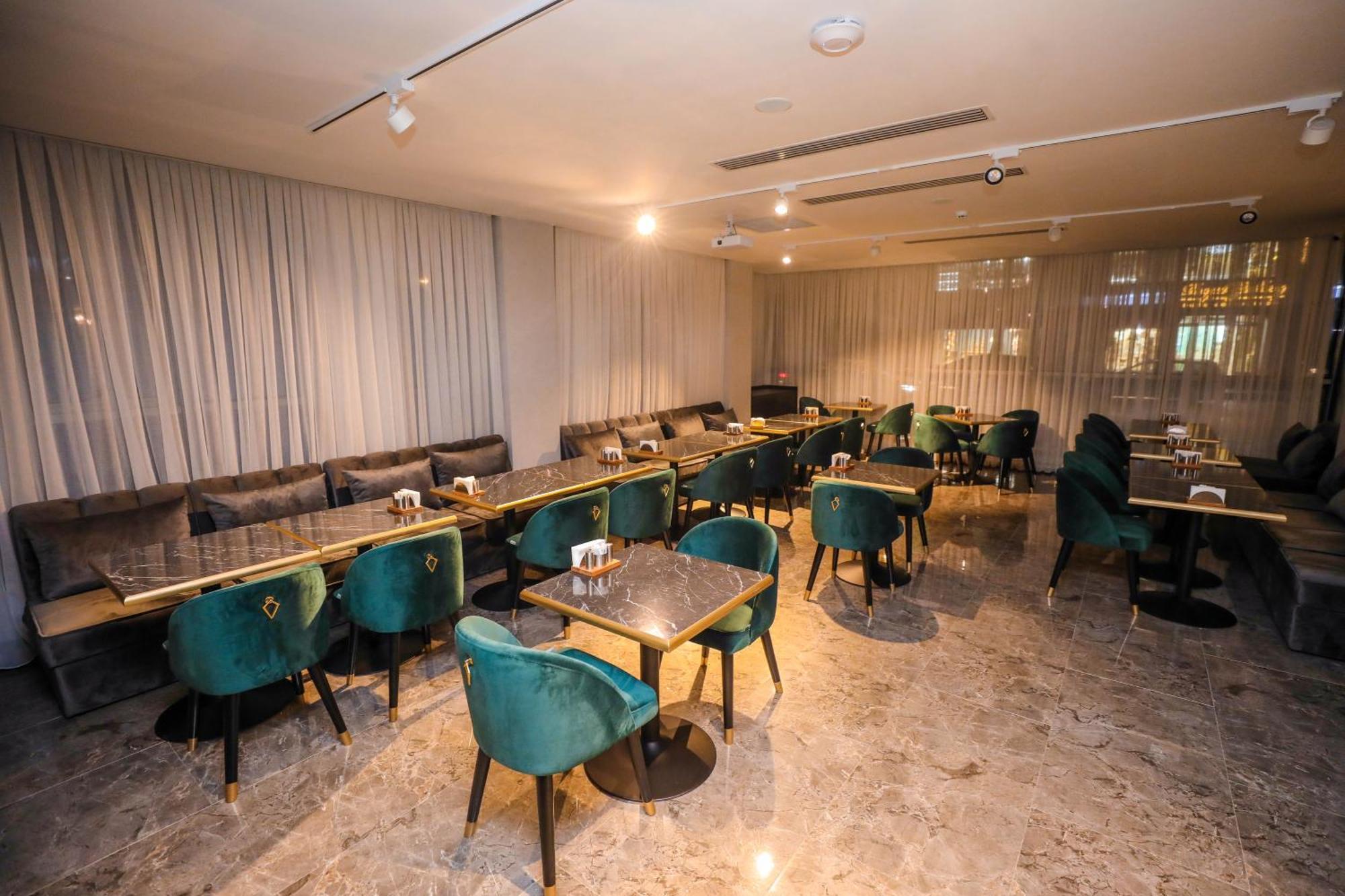 Arium Hotel Baku Luaran gambar